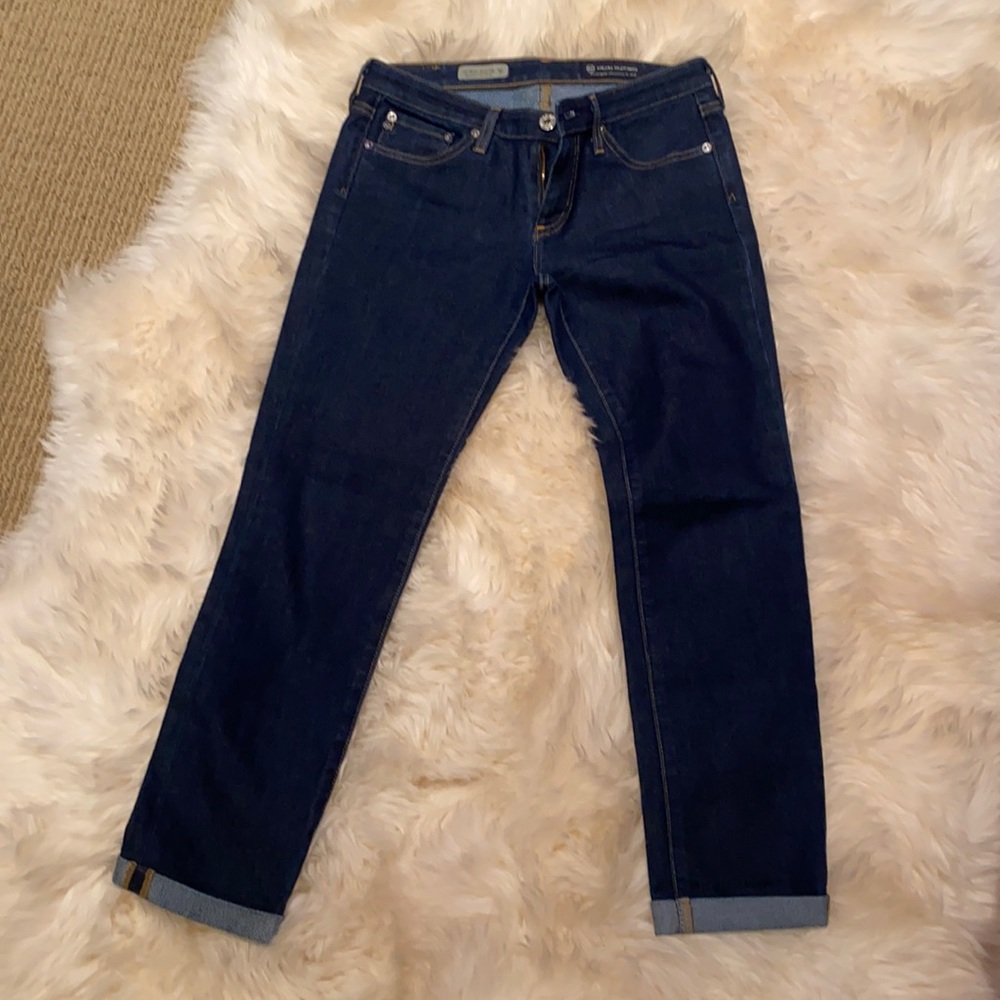 AG Adriano Goldschmied Dark Blue Jean
The stilt Roll-up cigarette crop roll-up